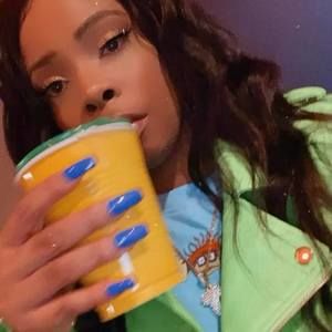 Meet your Posher, Latasha